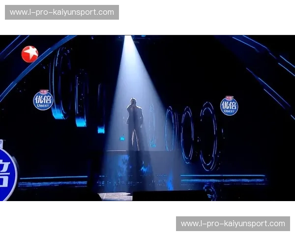 球队幕后故事：灯光背后，成就的并非一人